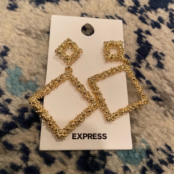 Express Jewelry - Express Dangle earrings